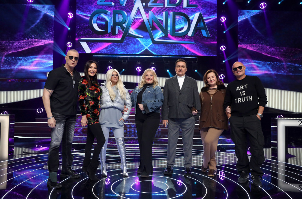 Ova poznata pesma se prvi put izvela u "Zvezdama Granda", a niko ne zna da je PREPEVAO ČLAN ŽIRIJA!