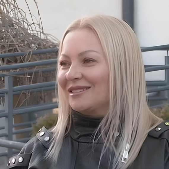 Ivana Selakov je ISPALA u prvom krugu "Zvezda Granda", ali joj je Saša Popović ipak PRUŽIO PODRŠKU! Po OVOME ga posebno pamti (VIDEO)