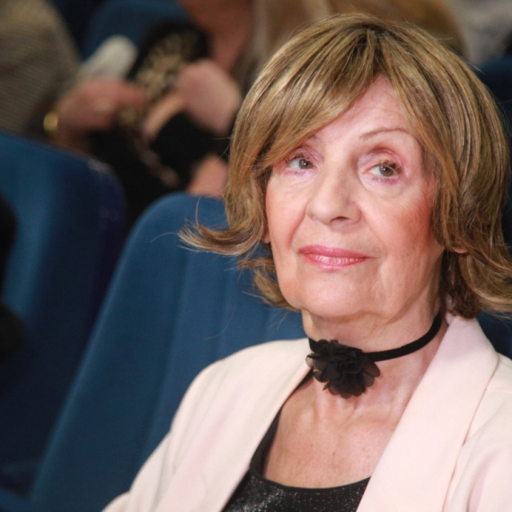 PRAVO IME I PREZIME Lepe Lukić će vas iznenaditi! Evo šta joj piše u ličnoj karti