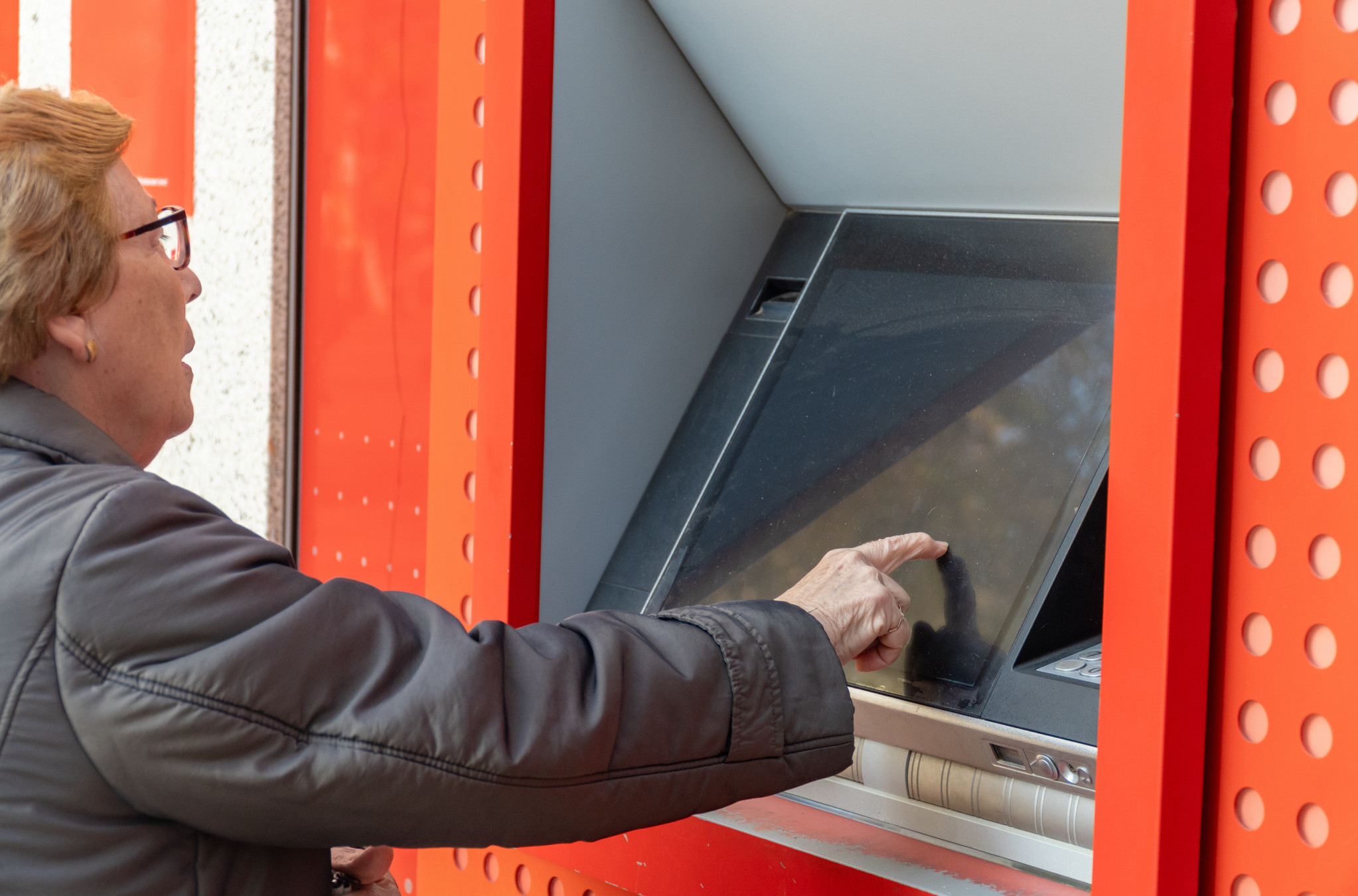 Sutra počinje isplata februarskih penzija, a OVA kategorija građana prva dobija čekove