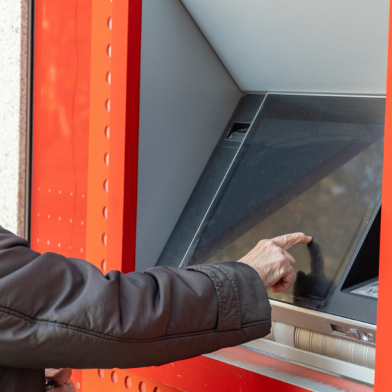 Sutra počinje isplata februarskih penzija, a OVA kategorija građana prva dobija čekove