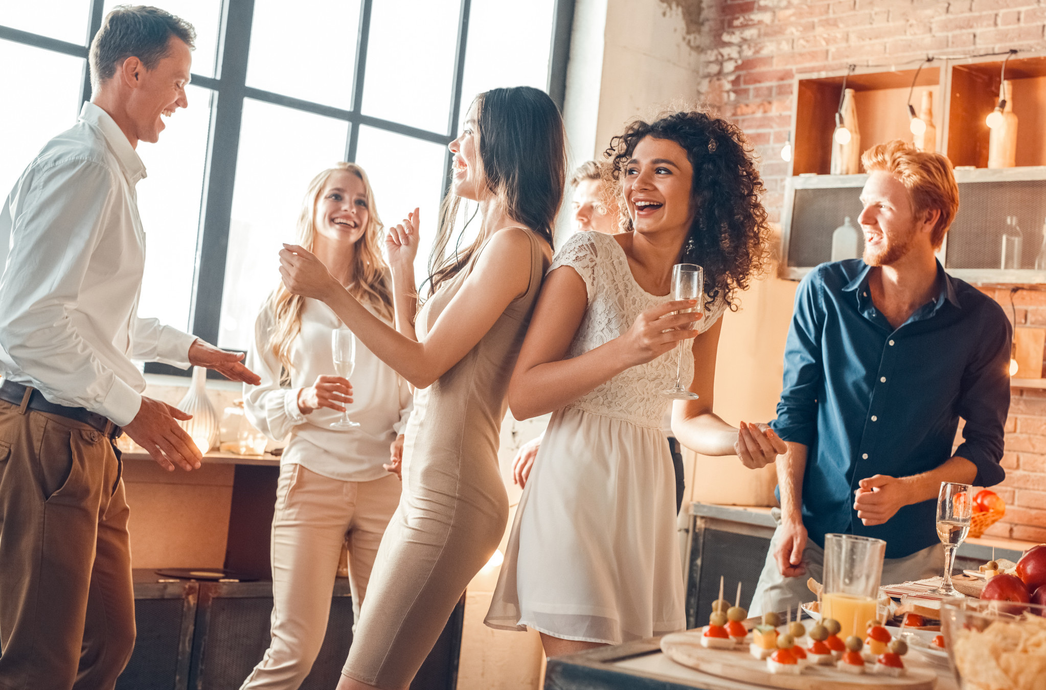 Čuli ste za introvertne i ekstrovertne ljude, a da li možeda spadate u AMBIVERTNE?