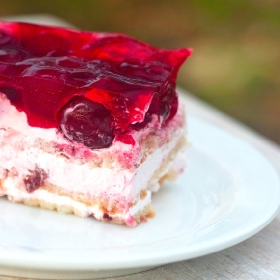 Nikada ne biste verovali da su ove torte POSNE! 9 recepata koji će oduševiti i najveće sladokusce