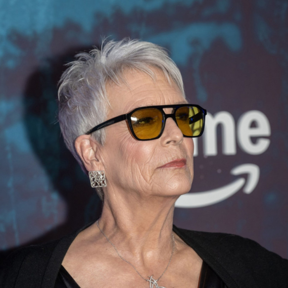 U 68. godini objavila selfi u brusu: "Ovo je najbolje što sam smislila u limuzini" (FOTO)