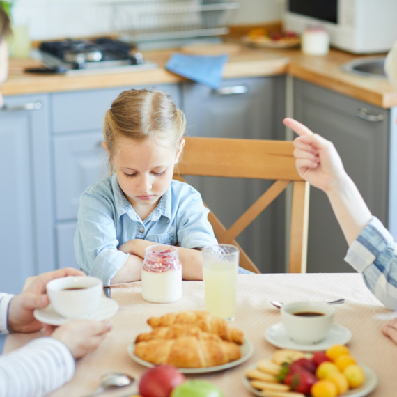 Kakve su posledice odrastanja uz RODITELJE PERFEKCIONISTE?