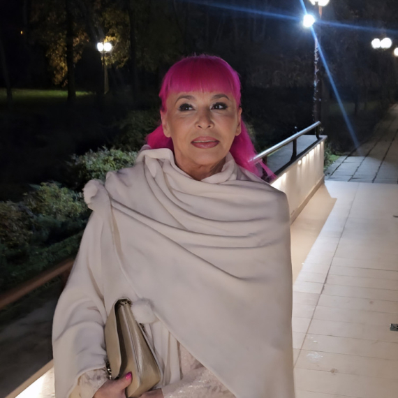 "Sada sam malo bolje i svakim danom..." Oglasila se Zorica Brunclik nakon navoda o narušenom zdravstvenom stanju (FOTO)