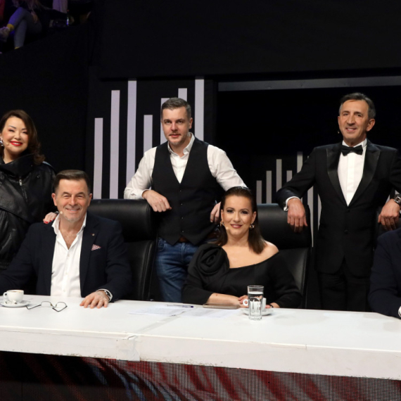 Nikad nije kasno - Nedelja, 8. mart -Žiri bez komentara zbog takmičarkinog pevanja!