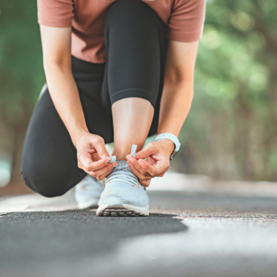 Širi se novi TikTok TREND! Evo zašto ljudi TRČE noseći SLATKU PAVLAKU (VIDEO)