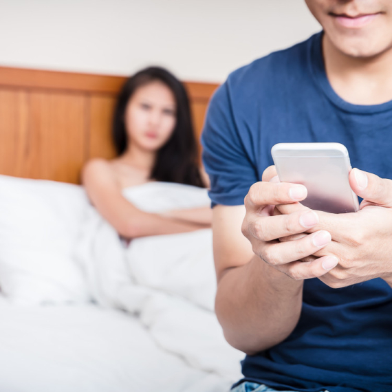 Savet direktno od muškarca! Postavite partneru samo OVO JEDNO PITANJE i otkrijte da li vas VARA