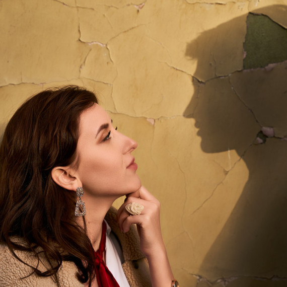 Kunu se da su PREBOLELI bivše partnere, ali ovih 6 NAČINA PONAŠANJA pokazuju da NISU!