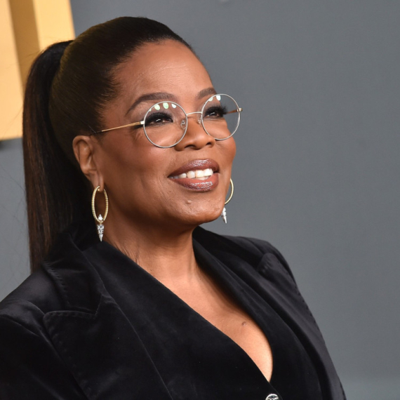 Opra Vinfri se PREPOLOVILA, farmerice vise na njoj: Voditeljka otkrila kako joj je to pošlo za rukom (FOTO)