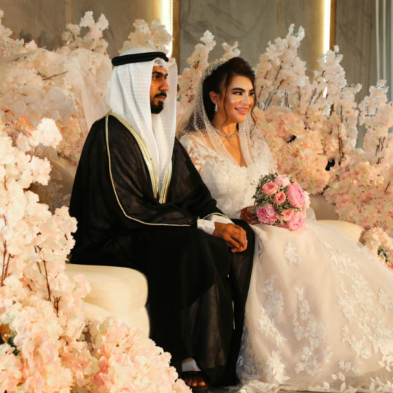 Domaćici iz Dubaija muž KUPIO OSTRVO da bi mogla da NOSI BIKINI: Kada su videli ovaj snimak i CIFRE KOJE TROŠE, ljudima se ZAVRTELO U GLAVI