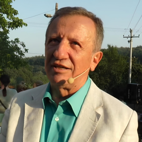 Da li ste znali da je POZNATI VODITELJ po zanimanju PROFESOR!? Dve godine je predavao u Medicinskoj školi - OVAJ PREDMET! (VIDEO)