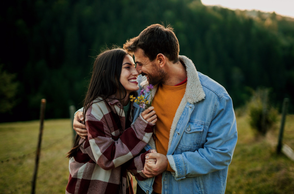 Iz statusa prijatelja u status partnera: Astrolog Vladimir Vlajić otkriva da je pred OVIM horoskopskim znakom zanimljiv PERIOD ZA LJUBAV!