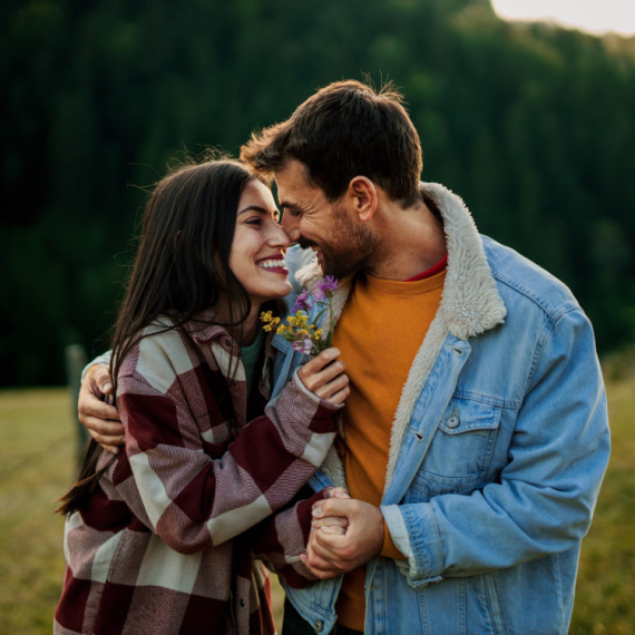 Iz statusa prijatelja u status partnera: Astrolog Vladimir Vlajić otkriva da je pred OVIM horoskopskim znakom zanimljiv PERIOD ZA LJUBAV!