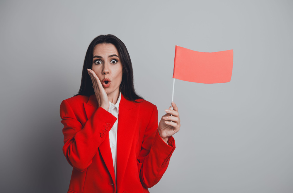 "CRVENE ZASTAVICE" koje ne smete da ignorišete kada započinjete vezu