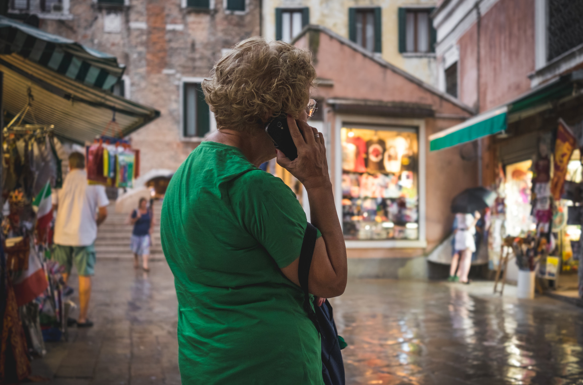 Koji horoskopski znaci više padaju na STARIJE ŽENE?