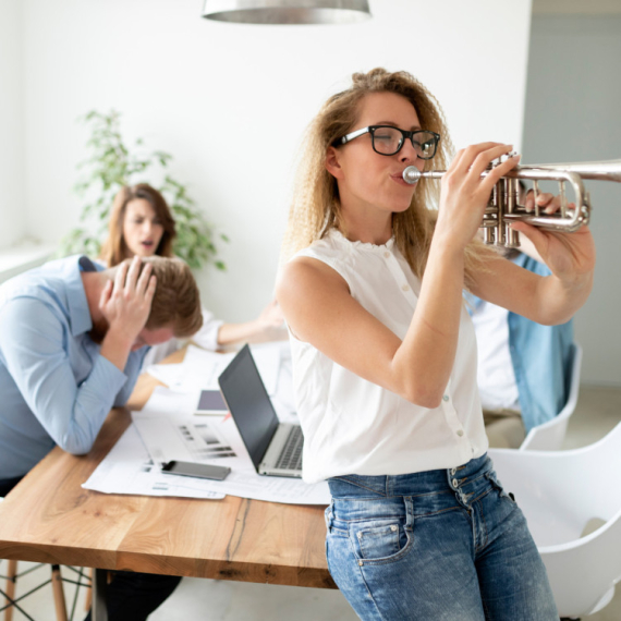 HOROSKOP ZA PETAK, 13. MART: Bikove očekuju trzavice na poslu, Lavove manji priliv novca, a Strelčeve neko ostavlja NA CEDILU