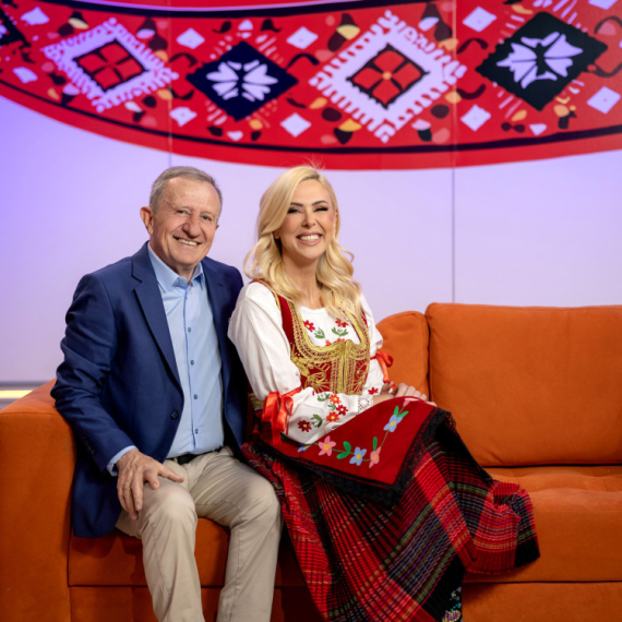 Voditelj otkrio TAJNU USPEHA emisije "Žikina šarenica": Evo šta vas očekuje u PRVOJ EPIZODI koja je na programu Prve ove subote od 12.30!