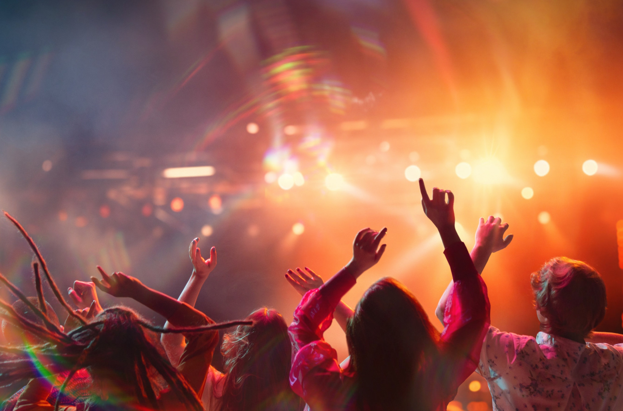 Veštačka inteligencija presudila! Ovo je NAJVESELIJA DOMAĆA PESMA