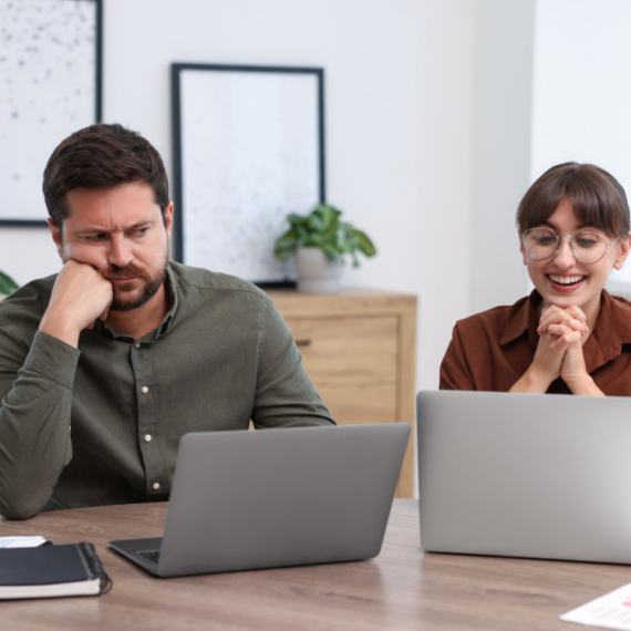 Ovi znakovi najčešće "rade iza leđa" kolegama na poslu
