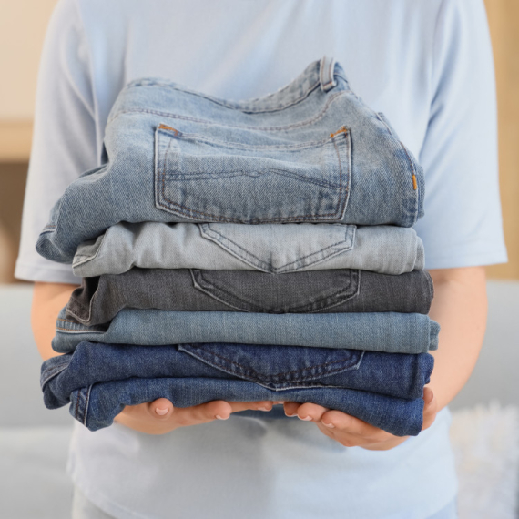 OBLIK TELA ODREĐUJE KOJE FARMERKE TREBA DA NOSIMO: Kome stoje ravne nogavice, a kome zvoncare? (FOTO)