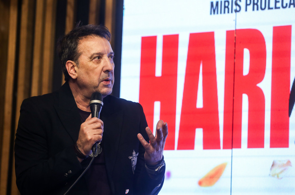 Pevač isprozivao kolege: "Sami sebi VI GOVORE"