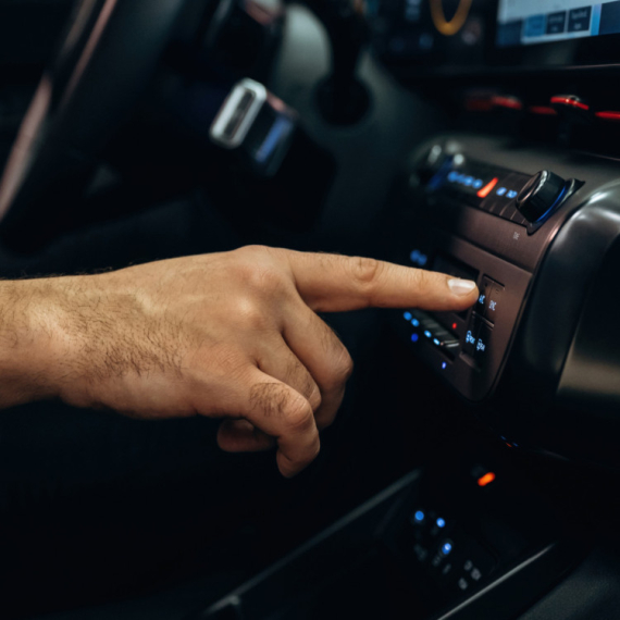 Koristite li ovo dugme u autu? Većina vozača nema pojma čemu služi