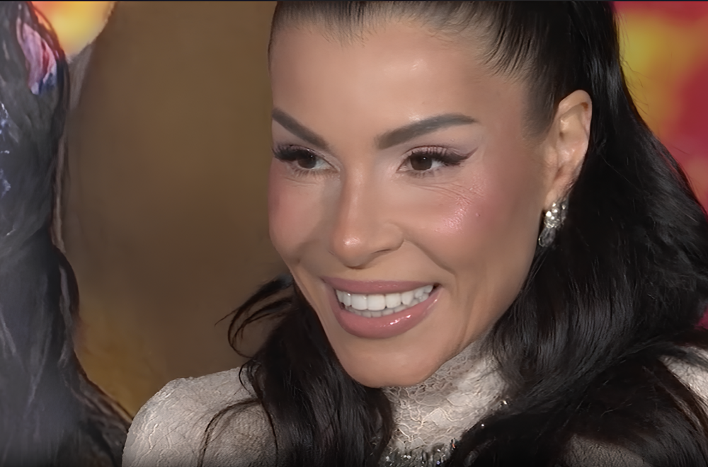 Pevačica snimila SPOT u kojem NAGA ŠETA po autoputu: "Bio je dobar potez"