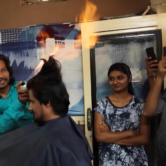 Galileo - Nedelja, 22. mart - Zaboravite makaze - u Indiji kosu šišaju plamenom!