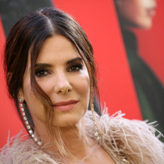 Prihvatio je decu koju je USVOJILA, 3 godine niko nije znao da je TEŠKO BOLSTAN, a njegova smrt glumicu je skroz dotukla