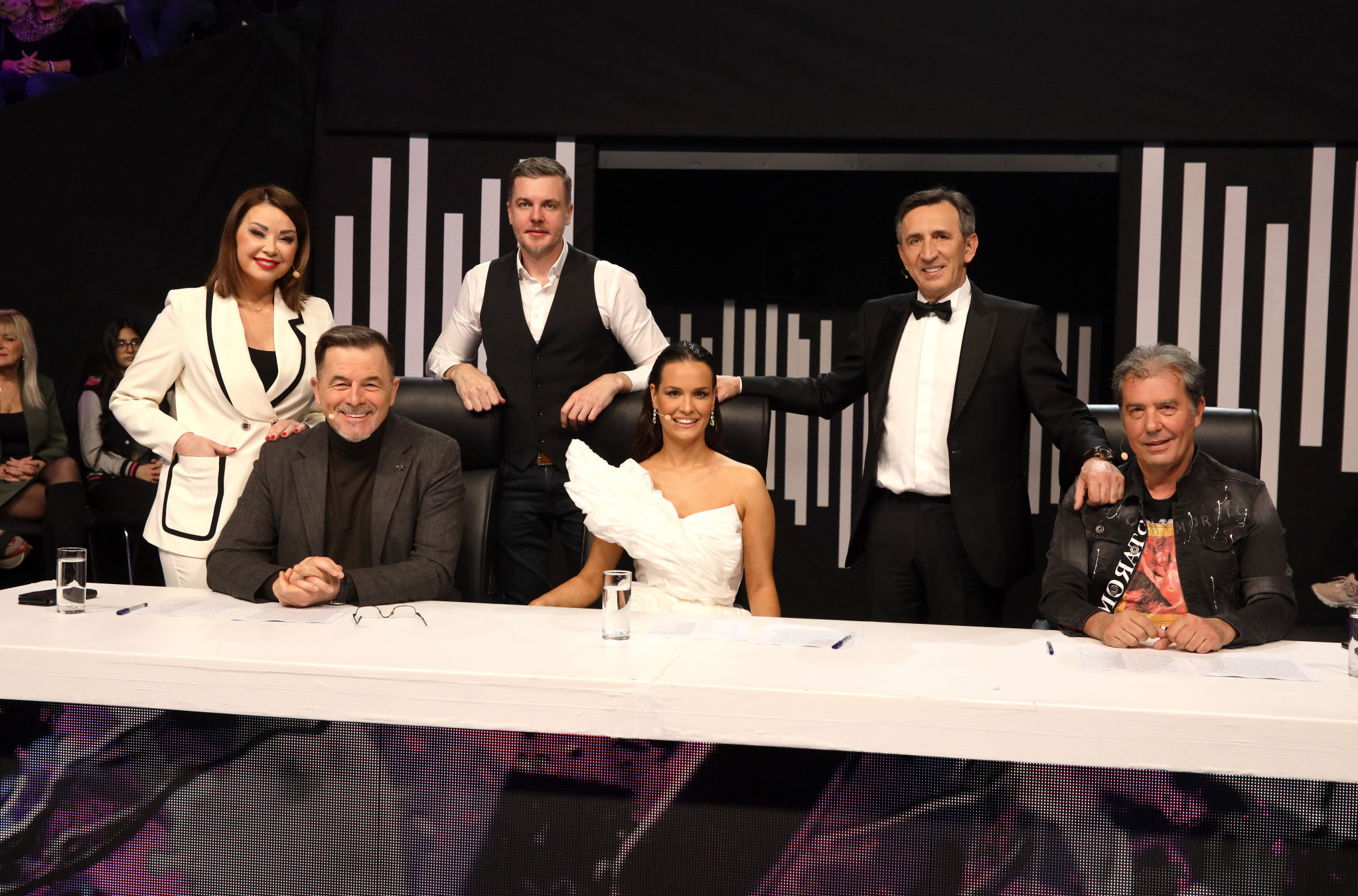 Nikad nije kasno - Nedelja, 22. mart - Roker i operska pevačica oduševljeni narodnjakom: ,,Kakva glasčina, kakva pevačina“