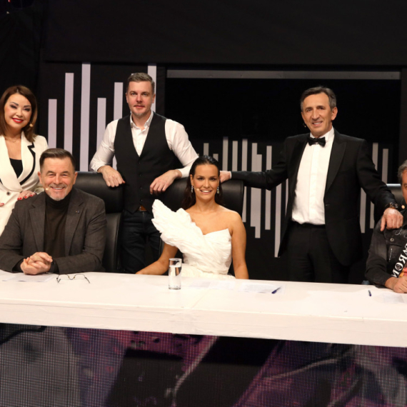 Nikad nije kasno - Nedelja, 22. mart - Roker i operska pevačica oduševljeni narodnjakom: ,,Kakva glasčina, kakva pevačina“