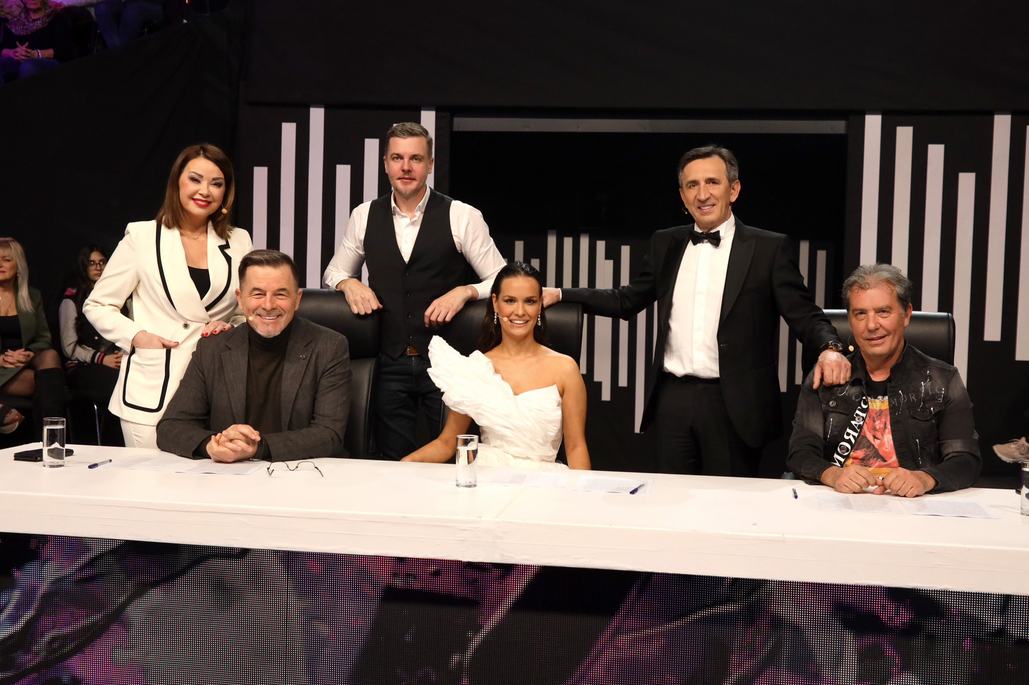 Nikad nije kasno - Nedelja, 22. mart - Roker i operska pevačica oduševljeni narodnjakom: ,,Kakva glasčina, kakva pevačina“