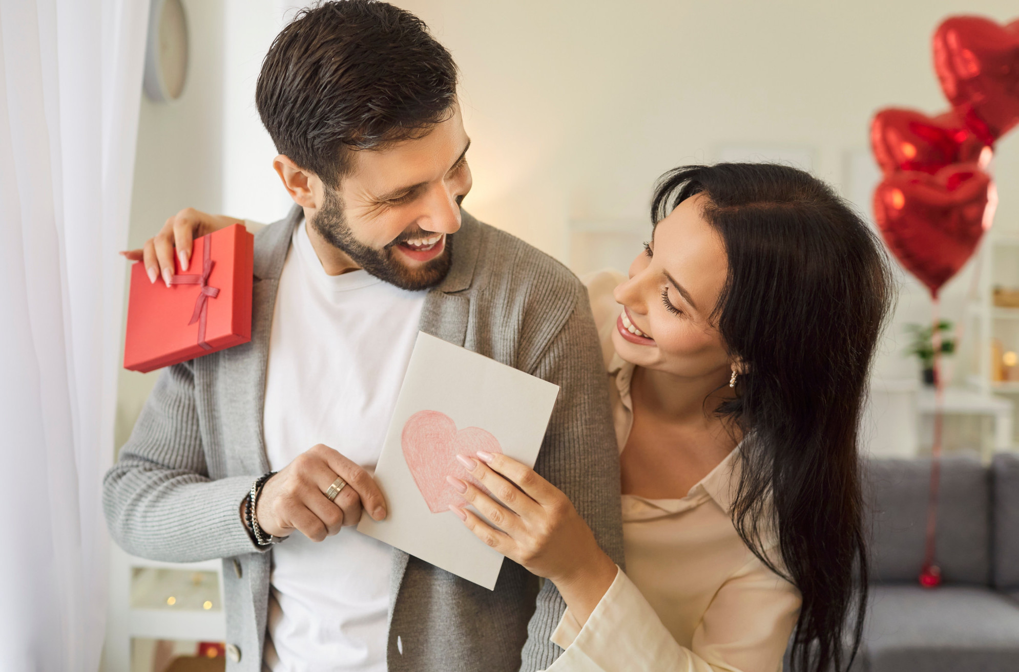 DNEVNI HOROSKOP ZA UTORAK 24. MART: Vodolije prave PROBLEM tamo gde ga nema, Device pomalo POSESIVNE, Ovnovi dobijaju lepa IZNENAĐENJA