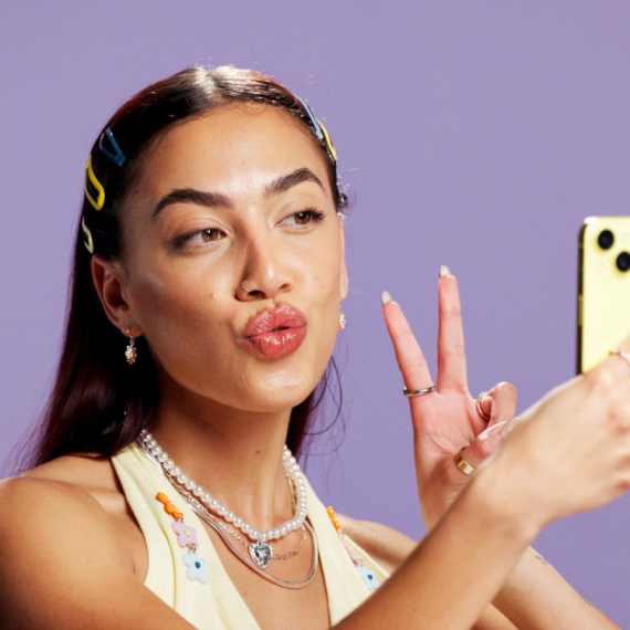 "PAČJE USNE" ODLAZE U ZABORAV! Generacija Z ima novi izraz lica za selfije! (VIDEO)