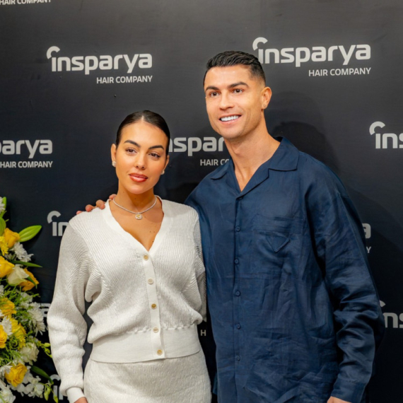 Bila je RUŽNO PAČE i pretvorila se u LABUDA! Georgina se u Ronalda zaljubila NA PRVI POGLED, a OVAKAV je bio njen život pre fudbalera