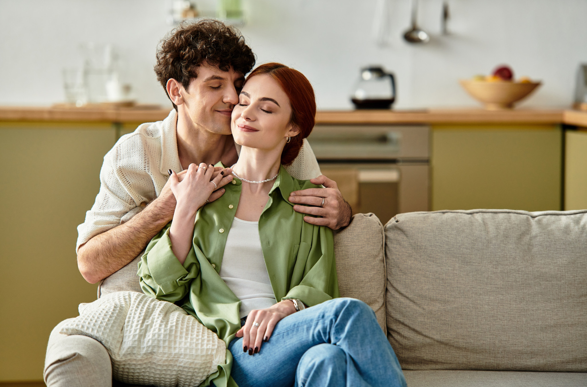 DNEVNI HOROSKOP ZA SREDU 25. MART: Jarčevima je potrebno da se OPUSTE, Škorpije uživaju u pažnji partnera, Blizanci neka se SUZDRŽAVAJU od teških tema