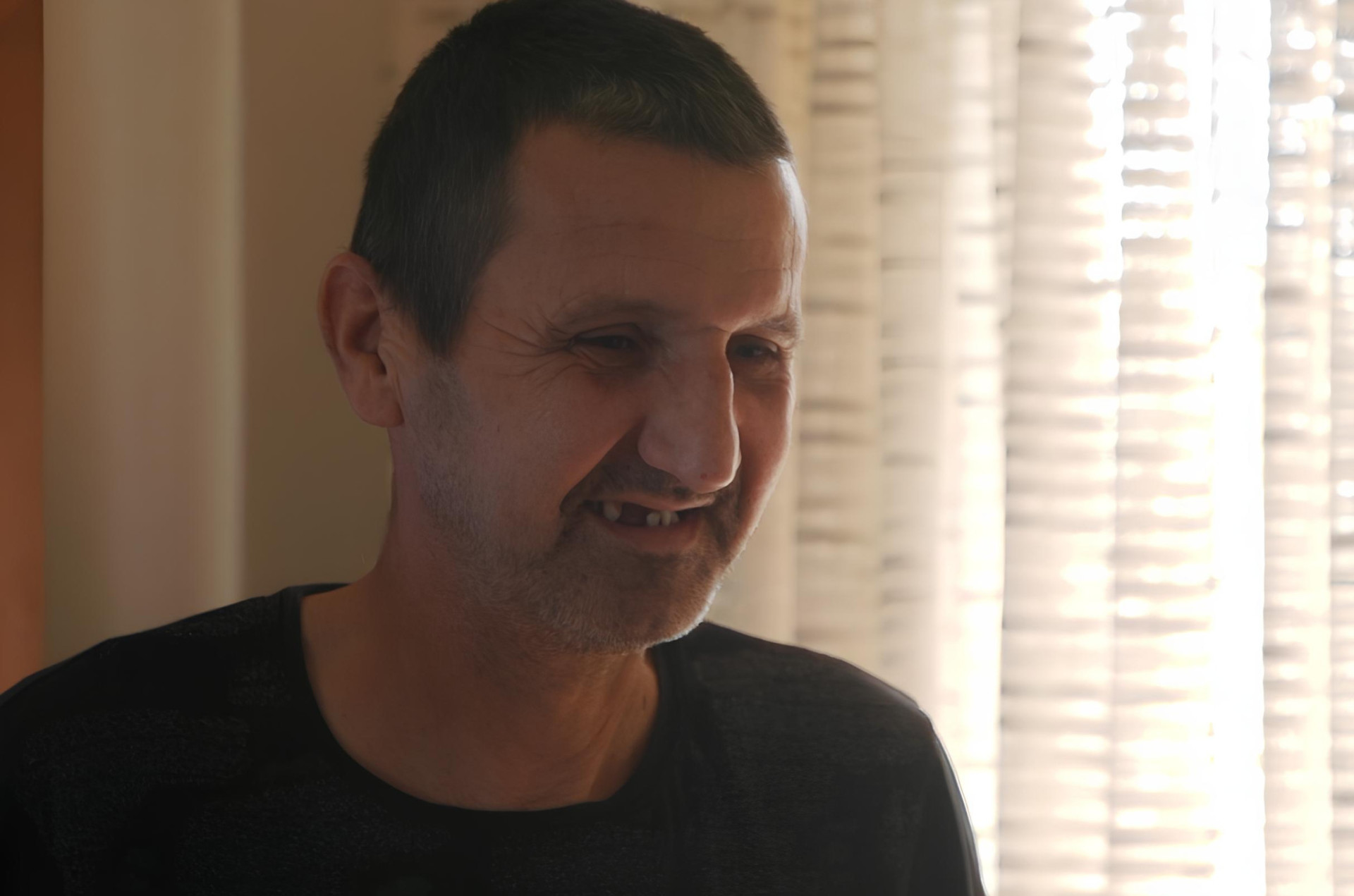 Radna akcija sa Tamarom - Sreda, 25. mart - Samohrani otac tri dečaka i baka imaju kućicu koja nema priključenu vodu