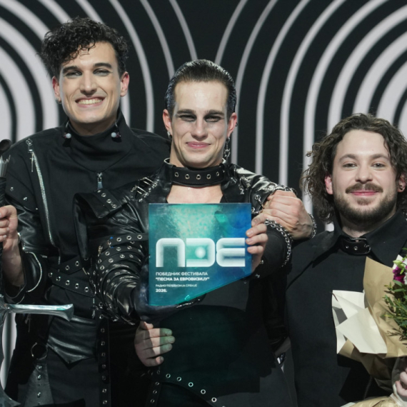 Predstavljaće Srbiju na EVROVIZIJI, a malo ko zna da je ZAPOSLEN U ŠKOLI: "Pozvali su me da dođem na SEDNICU, a onda smo otišli u KAFANU"