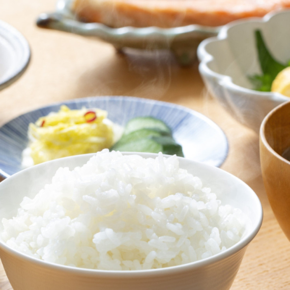 Može biti OPASNO! Ovu hranu NEMOJTE DRŽATI van frižidera!