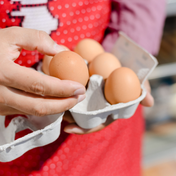 Rok trajanja i kategorija su bitni, ali postoji nešto JOŠ VAŽNIJE: Kada vidite OVAKVA JAJA, ne kupujte ih čak ni da su upola cene!