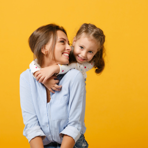Žena pokrenula raspravu na Internetu! Njena ćerkica ima 4 godine, a ona je i dalje DOJI - evo i ZAŠTO!