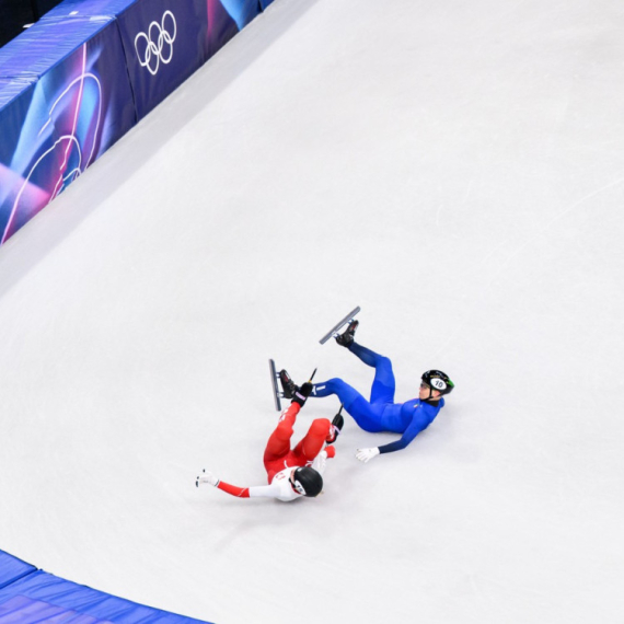 "Vidim duplo": Stravične posledice za klizačicu kojoj je oštrica isekla lice na ZOI; Poljakinja objavila prve fotografije nakon jezive povrede (FOTO)