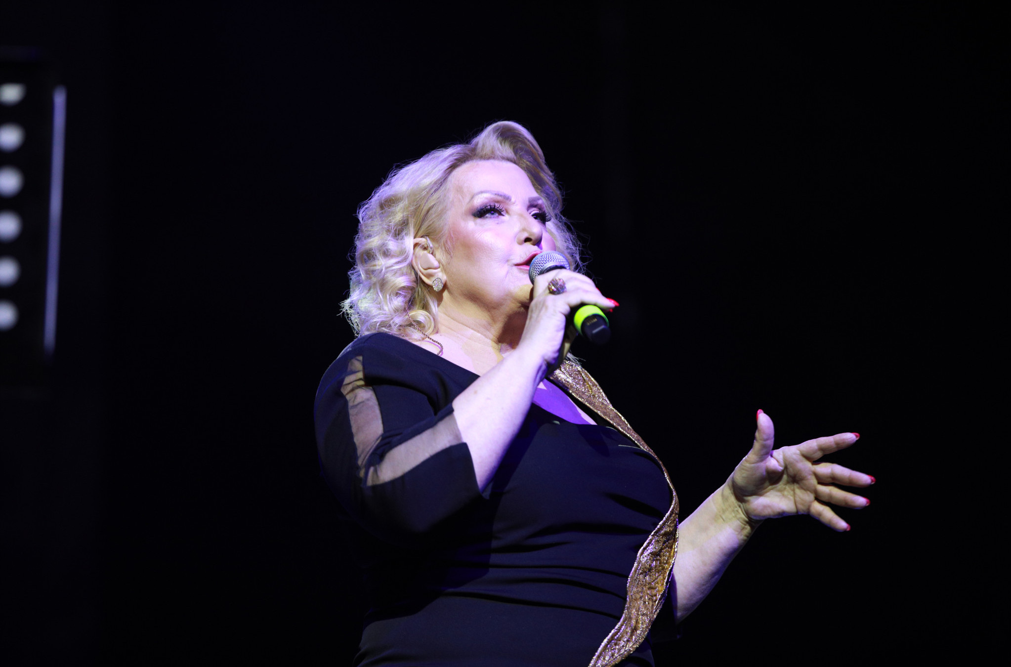 PRAKTIČNO I DAMSKI! Nikada ne biste pogodili ŠTA je Snežana Đurišić dobila na POKLON od Dragana Kojića Kebe