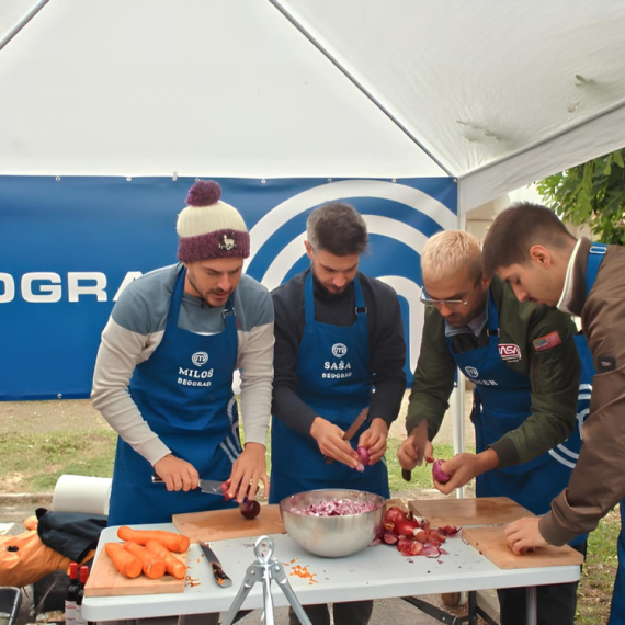 Takmičari KUVAJU NA GULAŠIJADI: Pogledajte kako se snalaze VAN KUHINJE „MasterChef Srbija“