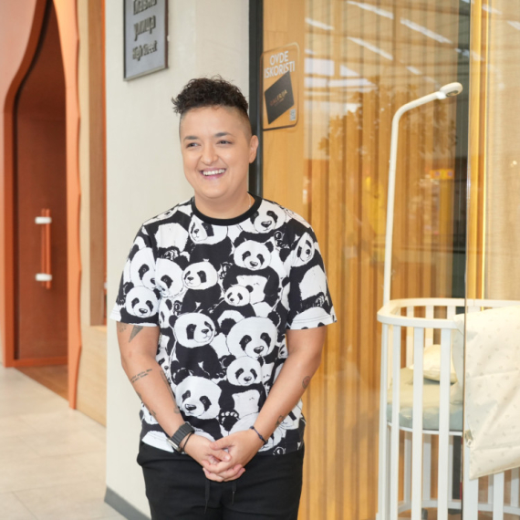 Da li biste se iznenadili kad bi stali pored nje? Evo koliko je visoka Marija Šerifović