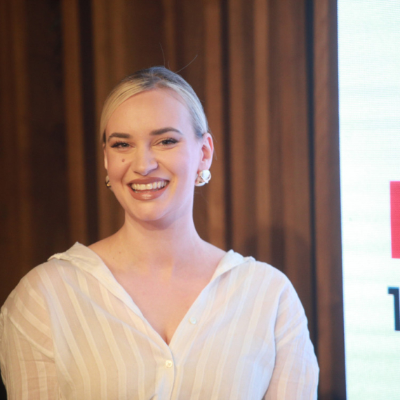 Bila je pobednica šoua "Zvezde Granda", a mnogi ne znaju KOLIKO je Šejla Zonić OBRAZOVANA - evo na kom fakultetu je MAGISTRIRALA