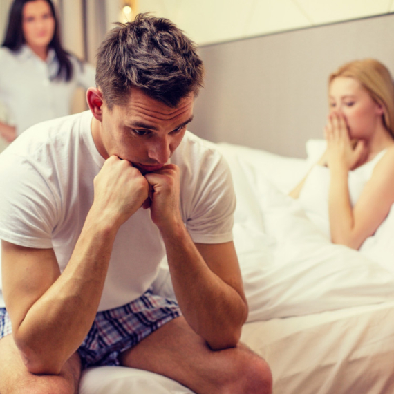 Otkrila je da je dečko VARA na najluđi način - nećete verovati ŠTA ga je odalo! Dokaz da preljubnici NIGDE nisu bezbedni! (VIDEO)