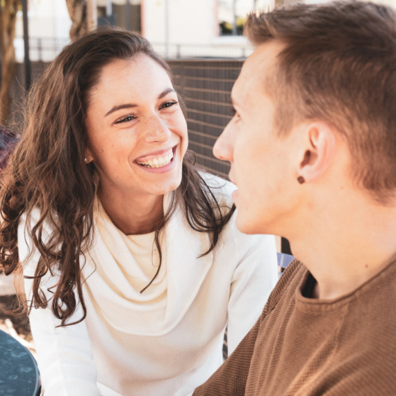 DNEVNI HOROSKOP ZA SUBOTU, 4. APRIL: Rakovi osećaju partnerovu POSESIVNOST; Devicama mogućnost ne samo novog poznanstva, već i FLERTA